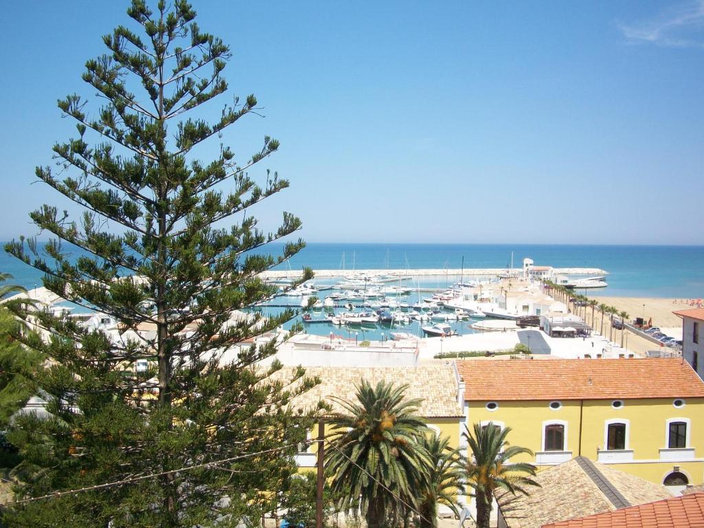 Hotel Miramare Rodi Garganico Exterior foto