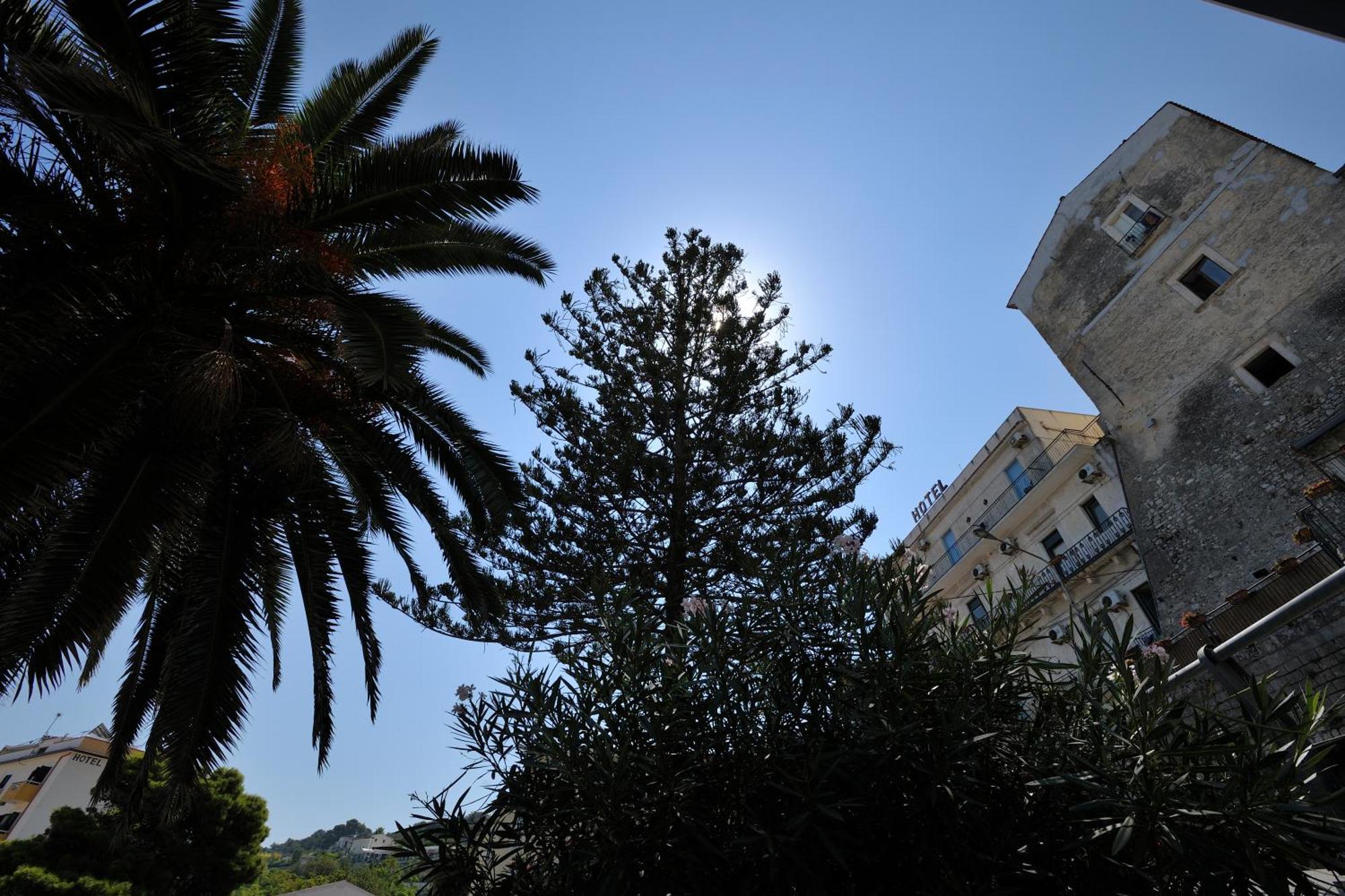 Hotel Miramare Rodi Garganico Exterior foto